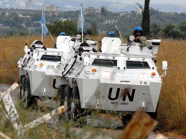 Prajurit Indobatt Lakukan Patroli