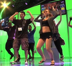 Gamer Melamar Gadis di Tengah Pameran Game