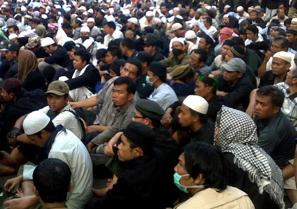 Pendukung Baasyir Padati PN Jaksel