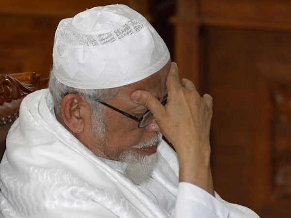 Baasyir Divonis 15 Tahun Penjara
