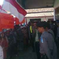 Unjuk Rasa Sengketa Lahan Perkebunan dan Warga Libatkan Siswa SD