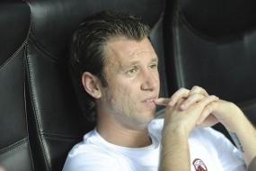 Cassano Diminta Bertahan di Milan