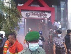 Toko Gramedia Yogya Terbakar