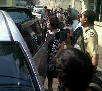 Rekonstruksi di Kemenpora, Rosa & Idris Ditangkap Usai Setor Uang