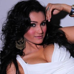 Rita Hasan: Asal Bisa Nyanyi dan Goyang, Aku Happy