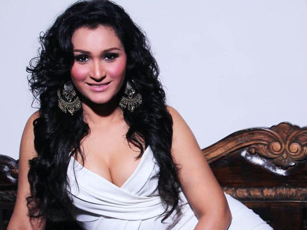 Rita Hasan Penyuka Tantangan