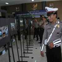 Ketika Bidikan Polisi Kalahkan Wartawan