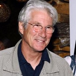 Richard Gere Akan Kelilingi Candi Borobudur 3 Kali