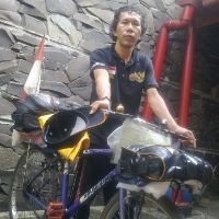 Melibas Jalanan Berbekal Peta dan Ponsel Kamera