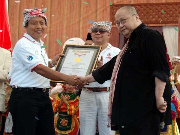 Kibar Budaya Betawi II Masuk MURI  