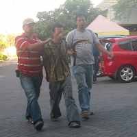 Motif Bacokan di Tambak Mayor Gara-gara Terjerat Benang Layangan