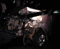 Gangguan Sinyal Sebabkan Mercy dan Xenia Terserempet KRL