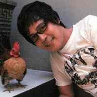 Jadi Penata Rias Gara-gara Lihat Kakak Kerja di Salon