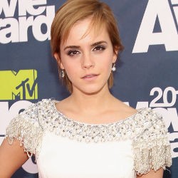 Emma Watson Bantah Berkencan dengan Johnny Simon