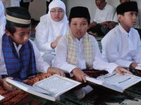 Menunggu Hasil UN Sambil Khatam  Al Quran