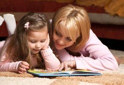 Membaca Buku Bersama Bikin si Kecil Lebih Siap Sekolah