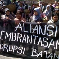 Ingin Korupsi Diberantas, Ibu-ibu Ruwat Pengadilan Tinggi Jateng