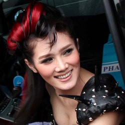 Dhani Boyong Mulan Liburan ke Bandung