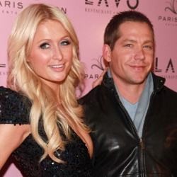 Paris Hilton & Cy Waits Putus Cinta