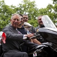 Pangeran Charles Dekati Komunitas Motor