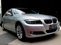 BMW 325i Mobil Catatan Si Boy
