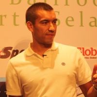 Van Bronckhorst Senang Jika Bisa Buat Gol 