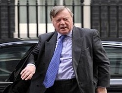 Memanfaatkan Mobil Dinas, Menteri Kehakiman Inggris Didenda Rp 2,9 Miliar