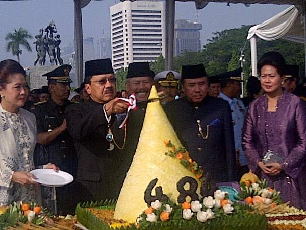 Foke Tumpengan di Monas