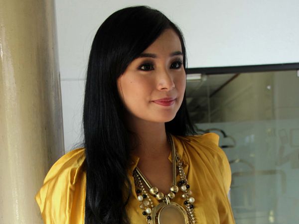 Gaya Casual Soraya Larasati