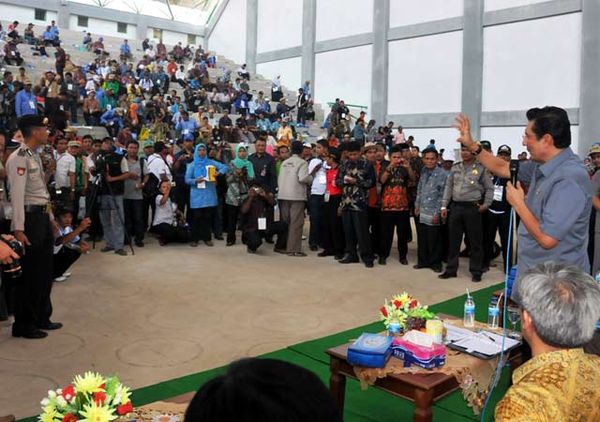 Fadel Berdialog dengan Nelayan