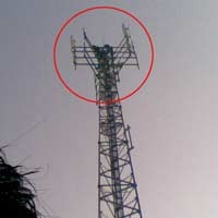 Perempuan Panjat Tower Diduga Depresi Lantaran Penyakit Menahun