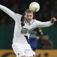 Jatuh Dari Pohon, Striker Kaiserslautern Absen Tiga Bulan