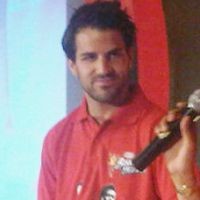 Lewat Twitter, Fabregas Merasa Dekat dengan Indonesia