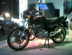 Suzuki Thunder 125 cc Facelift Dibanderol Rp 15,540 Juta