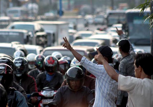 484 Jakarta: Buruk, Mahal dan Lama