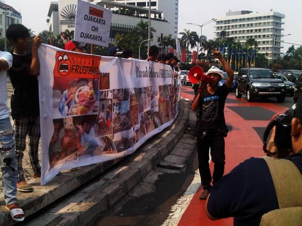 Djakarta Frustasi Demo Bundaran HI