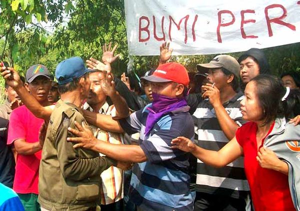 Warga Sepat Lidah Kulon Usir Belasan Preman
