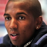 MU Dapatkan Ashley Young
