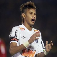 Pele: Jangan Terlalu Sering Diving, Neymar