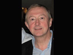 Juri X Factor, Louis Walsh Dituduh Melakukan Penyerangan Seksual
