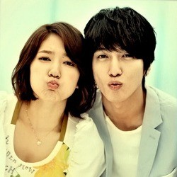 Yong Hwa: Shin Hye Sudah Seperti Anggota CN Blue