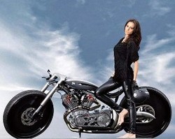 Seksinya Motor Chopper Kalajengking dari Slovenia