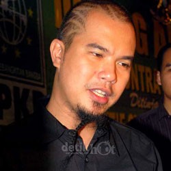 Ahmad Dhani : Pembeli CD Adalah Kolektor Barang Antik