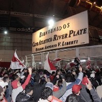 River Plate Terpuruk, Suporter Mengamuk