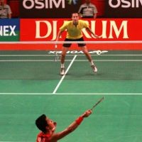 Taufik Hidayat Dihentikan Peter Gade