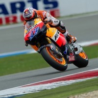 Stoner Pembalap Bertalenta Murni