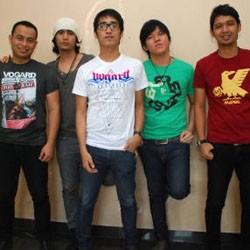 Hijau Daun Kampanyekan Lingkungan Hidup