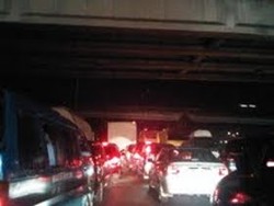 Imbas Perbaikan Tol Jagorawi, Tanjung Priok arah Cawang Macet Parah