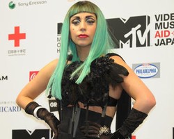 Lady Gaga Akan Digugat Rp 43 M Karena Menipu