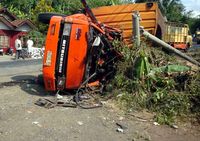 Truk Terguling di Banyumas
